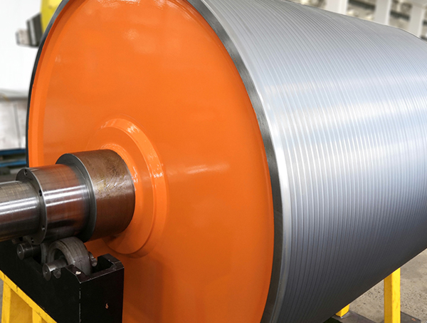 Rolo revestido de liga dura